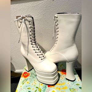 Dolls Kill  Lamoda brand white platform funky boots size 8
